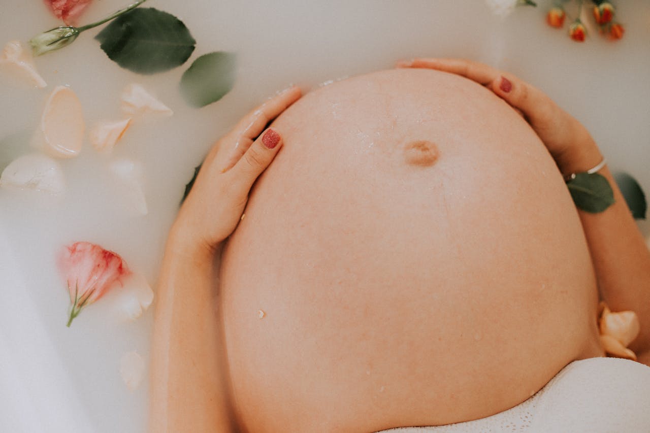 5 Skin Care Ingredients to Avoid While Pregnant or Breastfeeding